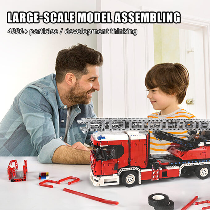 Mould King 17022 - RC Fire Engine - 4886 Klemmbausteine – Bild 3